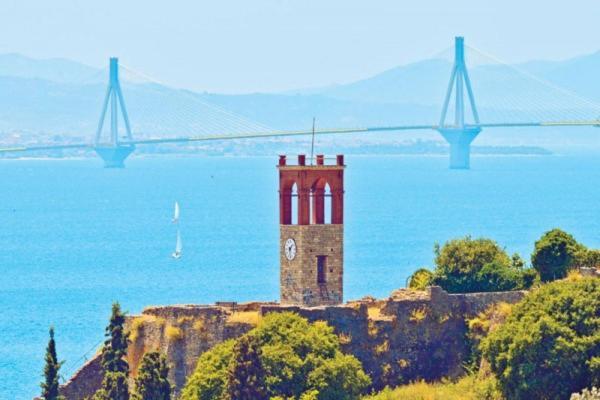 Apartamento Stone Clock'S House Nafpaktos Exterior foto