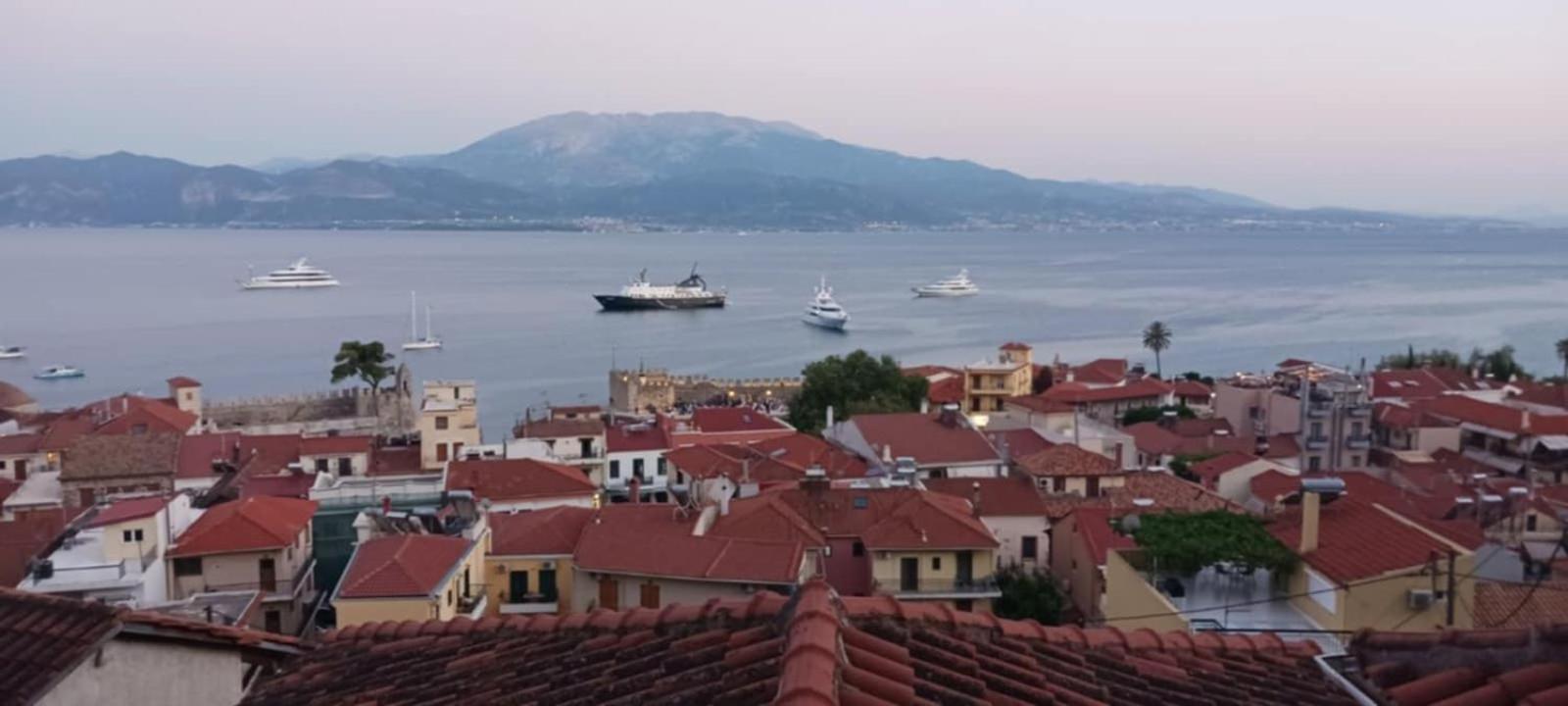 Apartamento Stone Clock'S House Nafpaktos Exterior foto