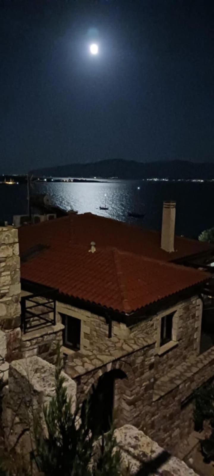 Apartamento Stone Clock'S House Nafpaktos Exterior foto